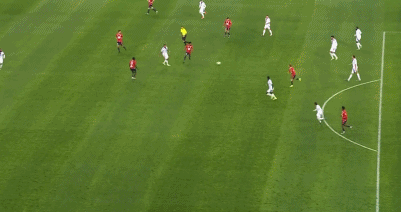 法甲赛报：大卫首开纪录 福法纳补时扳平 里昂客场1-1里尔