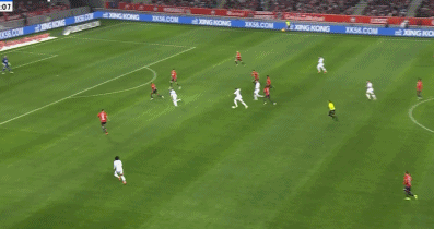 法甲赛报：大卫首开纪录 福法纳补时扳平 里昂客场1-1里尔