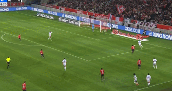 法甲赛报：大卫首开纪录 福法纳补时扳平 里昂客场1-1里尔